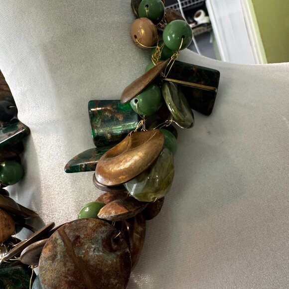 statement necklace - Picture 2 of 3